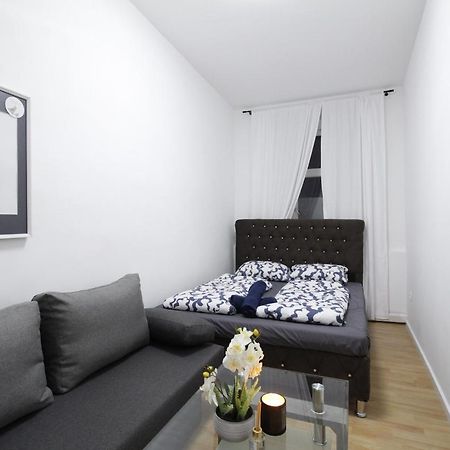 וינה Comfort Triple Room Th מראה חיצוני תמונה