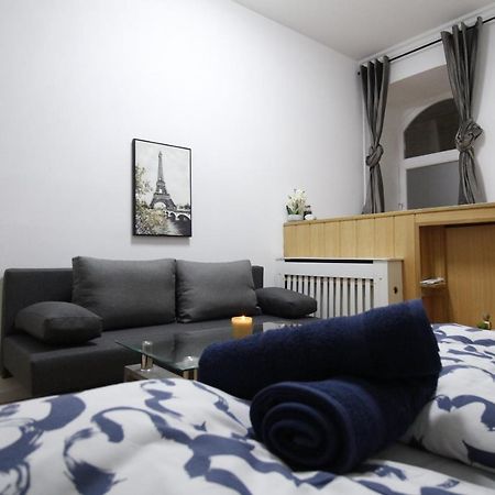 וינה Comfort Triple Room Th מראה חיצוני תמונה