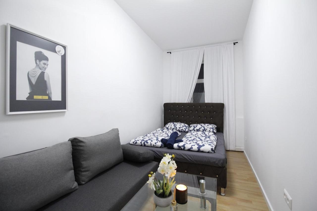 וינה Comfort Triple Room Th מראה חיצוני תמונה