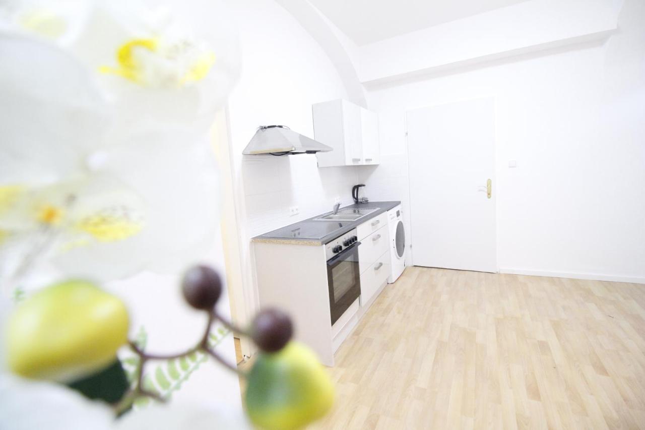 וינה Comfort Triple Room Th מראה חיצוני תמונה