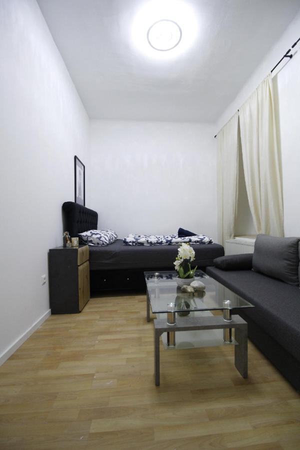 וינה Comfort Triple Room Th מראה חיצוני תמונה