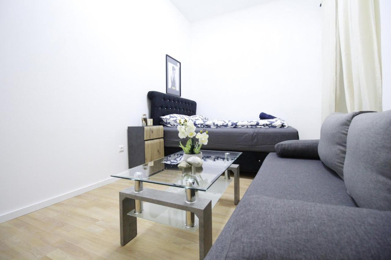 וינה Comfort Triple Room Th מראה חיצוני תמונה